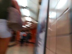 White shorts show off her vaginal gap Picture 5