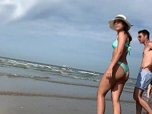 Cute girl gets her boyfriend to snap some booty pics Picture 5