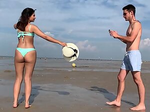 Cute girl gets her boyfriend to snap some booty pics