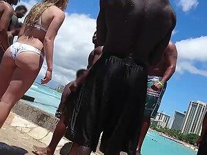 Checking out a bunch of hot asses by the beach Picture 5
