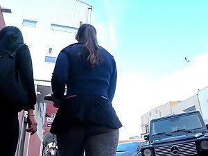 Hot friends got exceptional bubble booties Picture 5