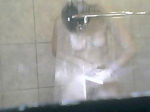 Window peeper saw her shower Picture 3