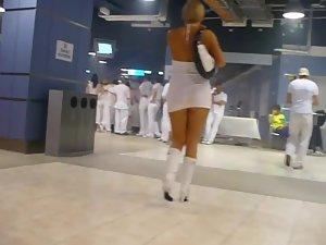 Irresistible ass in an upskirt view Picture 5