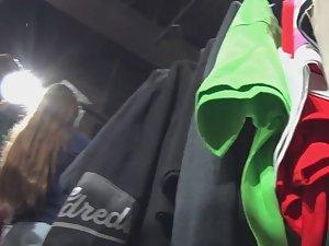 I wand to smell and lick this young butt Picture 1