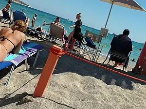 Checking out bubble butts all over the beach Picture 2