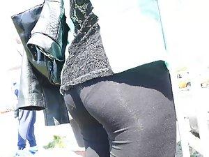 Firm ass and thong in black tights Picture 3