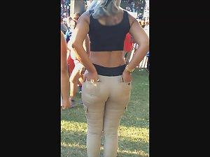 Sexy latina's ass in the city park Picture 2