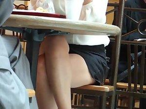 Crossed legs spied during lunch time Picture 2
