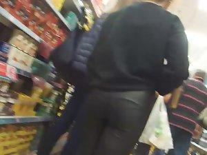 Thong pantyline on sexy ass in leather pants Picture 3