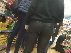 Thong pantyline on sexy ass in leather pants Picture 4