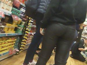 Thong pantyline on sexy ass in leather pants Picture 6