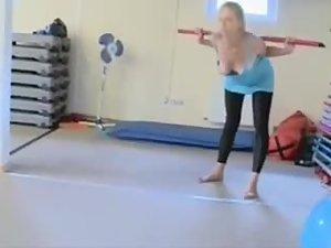 Disobedient tit falls out during a workout Picture 2