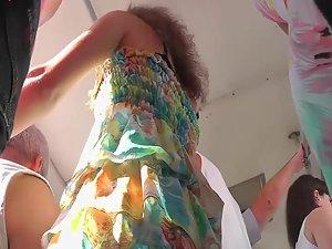 Alluring ass under a short summer dress Picture 3