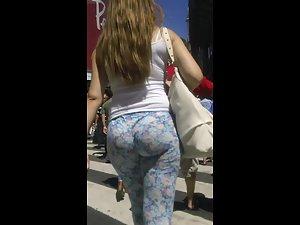Big butt in leggings made me happy Picture 5