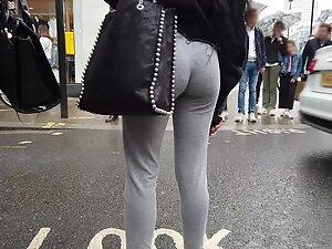 Lovely ass cheeks in grey sweatpants Picture 1