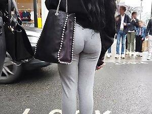 Lovely ass cheeks in grey sweatpants Picture 2