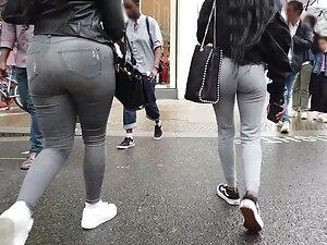 Lovely ass cheeks in grey sweatpants Picture 3