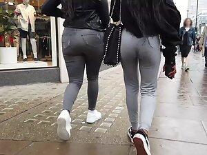 Lovely ass cheeks in grey sweatpants Picture 5