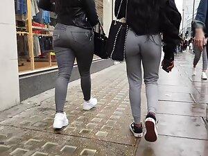Lovely ass cheeks in grey sweatpants Picture 6