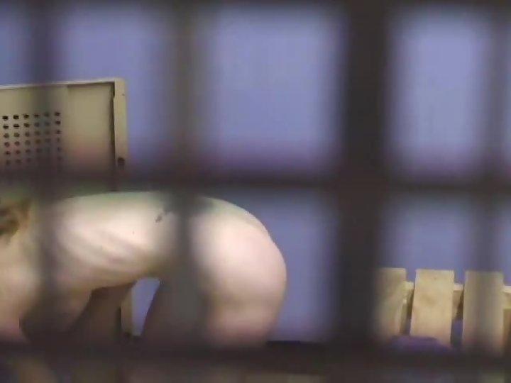 Teen girl in the locker room - Voyeur Videos