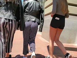 Voyeur follows a group of fashionable sexy teens Picture 8