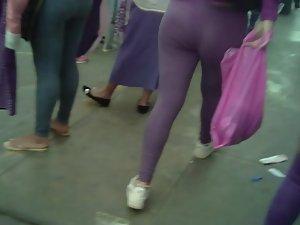 Curvy latina in transparent tights Picture 3