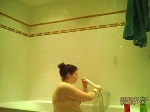 Fat woman spied in the shower Picture 8