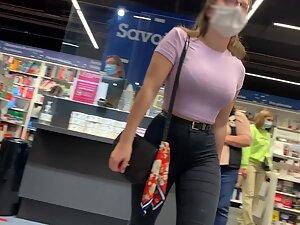 Sexy badass kind of redhead with a geeky face Picture 2