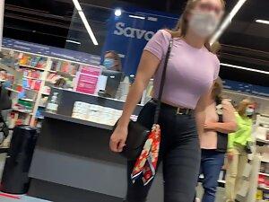 Sexy badass kind of redhead with a geeky face Picture 3