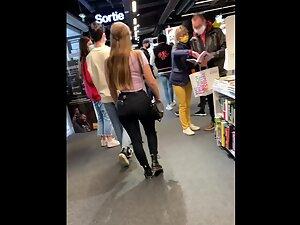 Sexy badass kind of redhead with a geeky face Picture 8