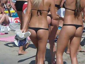 Bar girls dancing on the beach Picture 8