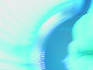 Daring peep during a tanning session Picture 3