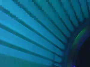 Daring peep during a tanning session Picture 6