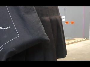 Upskirt of redhead that suddenly got suspicious Picture 7