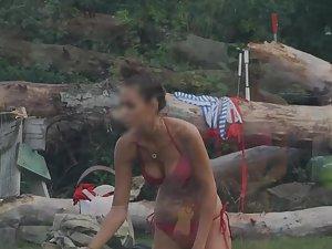 Accidental nakedness of a beauty by the river Picture 1