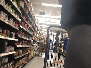 Big booty of a fine black girl in supermarket Picture 1