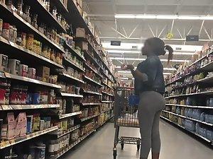 Big booty of a fine black girl in supermarket Picture 4