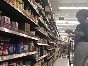 Big booty of a fine black girl in supermarket Picture 5