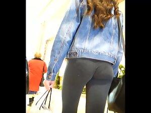 Ass looks yummy even in cheap leggings Picture 3