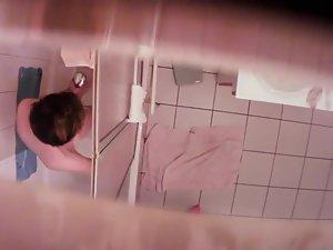 Secretly watching her shave pussy Picture 2