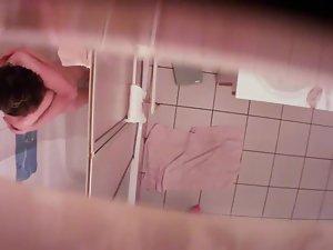 Secretly watching her shave pussy Picture 4