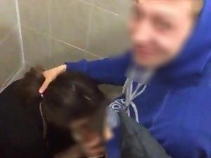 Blowjob busted in the school toilet Picture 5
