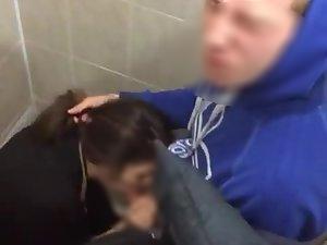 Blowjob busted in the school toilet Picture 6