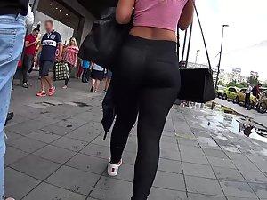 Unrepeatable ass of a hot blonde in a rush Picture 8