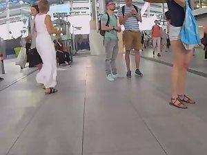 Amazing muscular legs and hot ass Picture 4