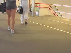 Amazing muscular legs and hot ass Picture 8