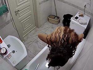 Spying on friend's girlfriend shaving in shower Picture 4