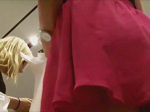 Following a blonde's upskirt Picture 7