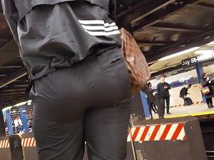 Blonde with thick ass in unusual pants Picture 8