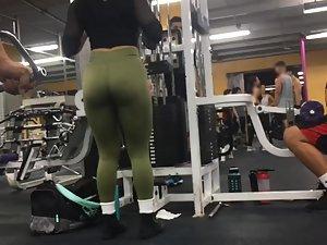 Peeping on thick girl exercising her biceps Picture 6
